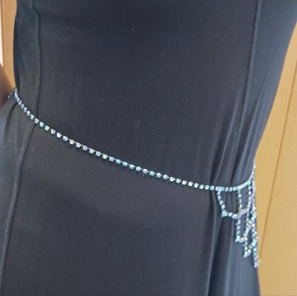 Beautiful asymmetrical rhinestone belt - Picture 3 of 8
